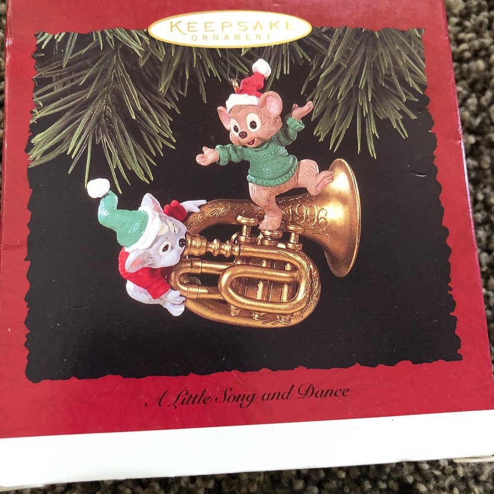 Hallmark Keepsake "A Little Song and Dance" Christmas Ornament